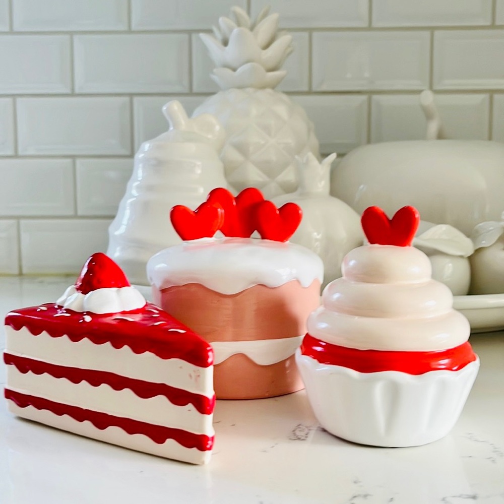 Target Bullseyes Valentine’s ♥️ Ceramic Figurines